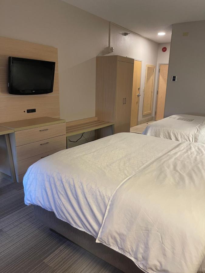Holiday Inn Express Cedar Rapids - Collins Road By Ihg Exterior foto