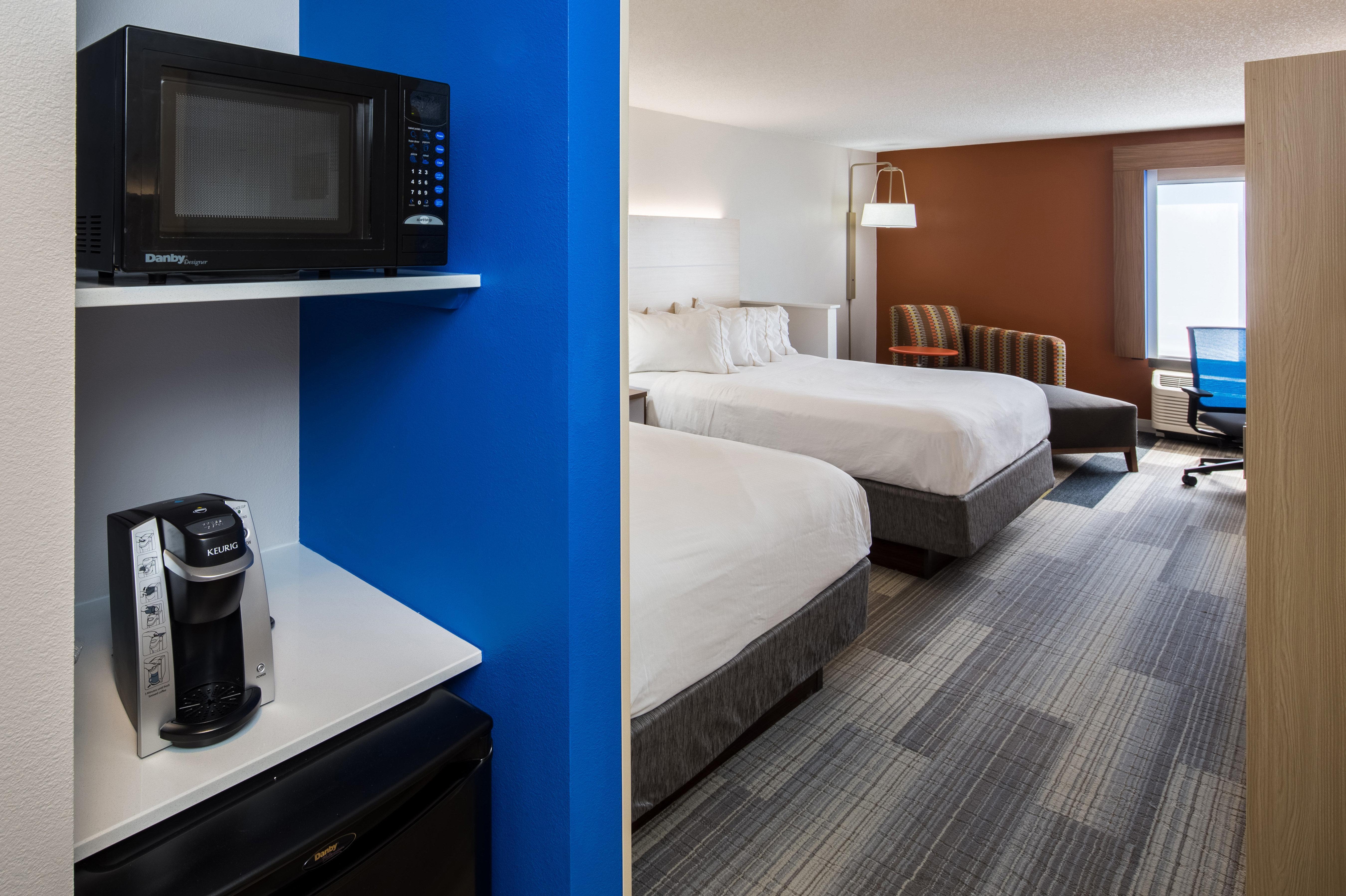Holiday Inn Express Cedar Rapids - Collins Road By Ihg Exterior foto
