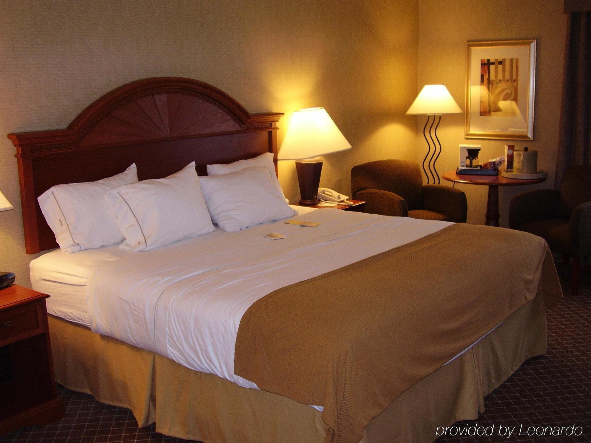 Holiday Inn Express Cedar Rapids - Collins Road By Ihg Habitación foto