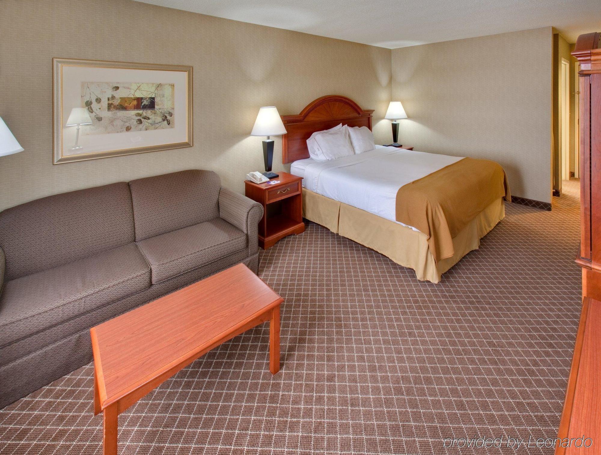 Holiday Inn Express Cedar Rapids - Collins Road By Ihg Habitación foto