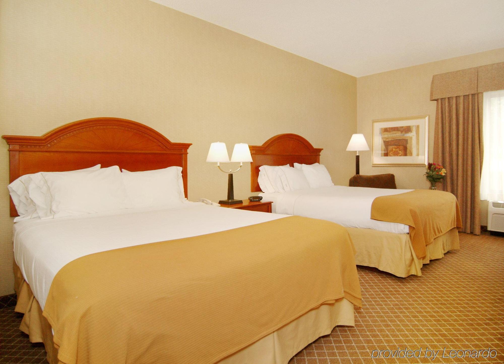 Holiday Inn Express Cedar Rapids - Collins Road By Ihg Habitación foto